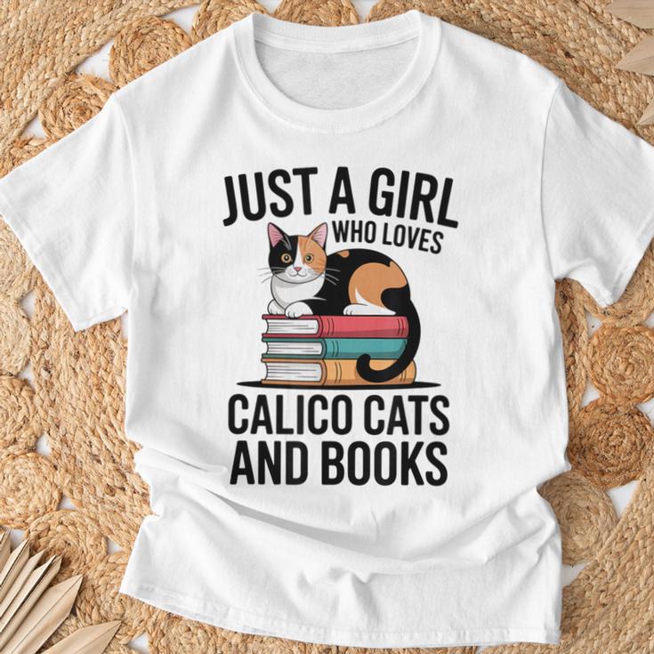 Just A Girl Who Loves Calico Cats And Books Minimal Tee T-Shirt Gifts for Old Men Just A Girl Who Loves Calico Cats And Books Minimal Tee T-Shirt Gifts for Old Men