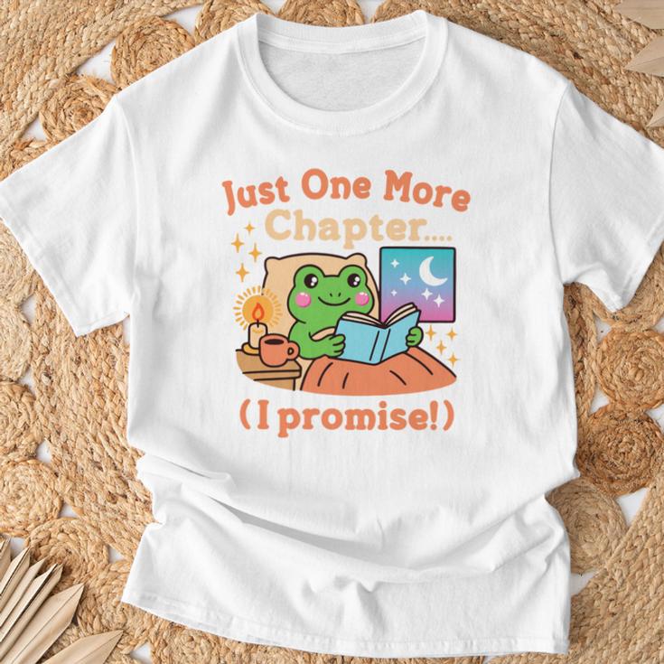 Just One More Chapter Bookish Book Kawaii Frog Reading Book T-Shirt Gifts for Old Men