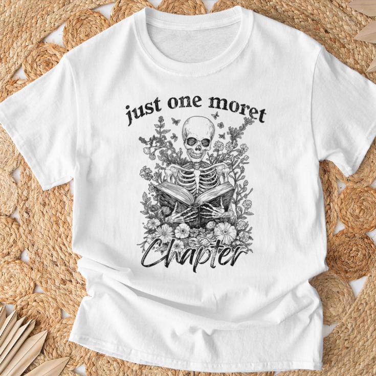 Just One More Chapter Vintage Floral Skeleton Reading Book T-Shirt Gifts for Old Men