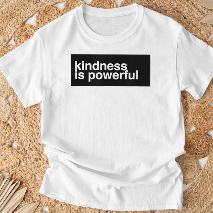Kindness Is Powerful Tシャツ 高齢者への贈り物