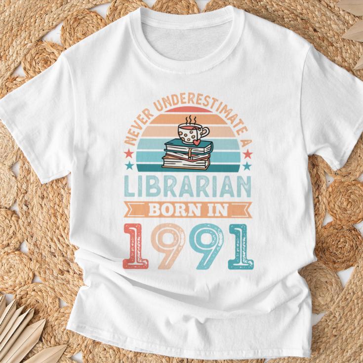 Librarian Born 1991 30th Birthday Book Lover T-Shirt Gifts for Old Men