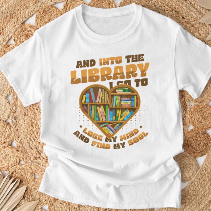 Library Lover Reading Books Librarian T-Shirt Gifts for Old Men