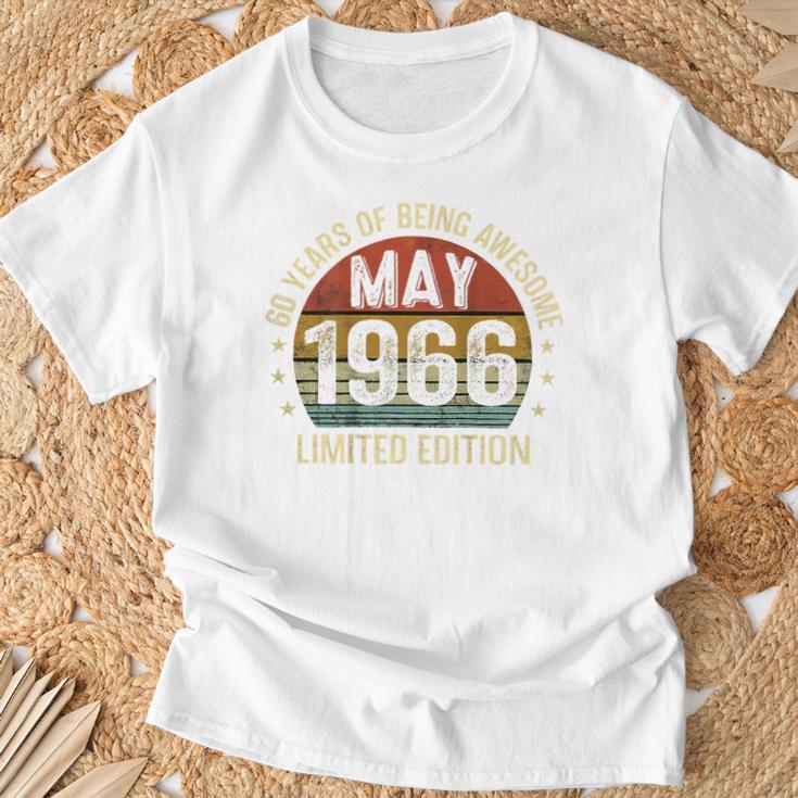 On Back 5月の誕生日 Est 1966年限定版 60Th Tシャツ 高齢者への贈り物