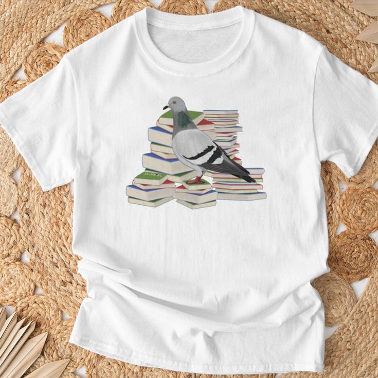 Pigeon Birds And Books Reading Bird Watching Bookworm T-Shirt Gifts for Old Men Pigeon Birds And Books Reading Bird Watching Bookworm T-Shirt Gifts for Old Men