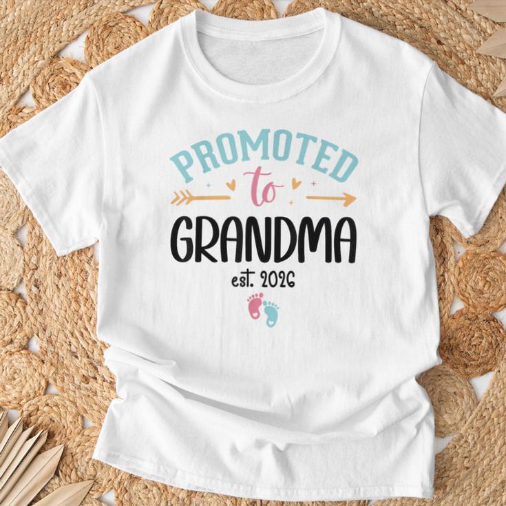 Promoted To Grandma Est 2026 Nana First Time Grandmother '26 Tシャツ 高齢者への贈り物