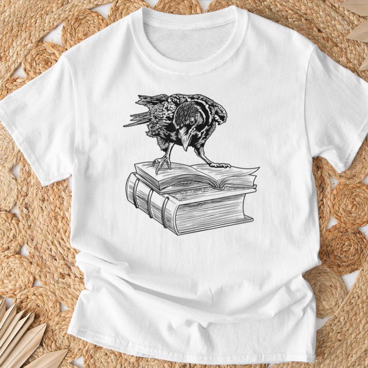 Raven Crow Book Aesthetic Dark Academia Bookworm T-Shirt Gifts for Old Men
