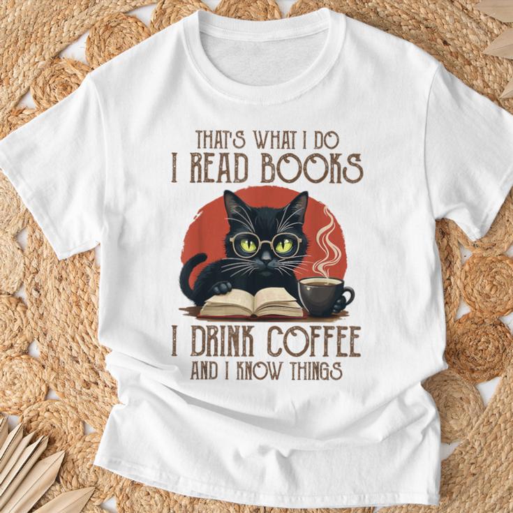 i Read Books And i Know Things Cat Reading Coffee T-Shirt Gifts for Old Men