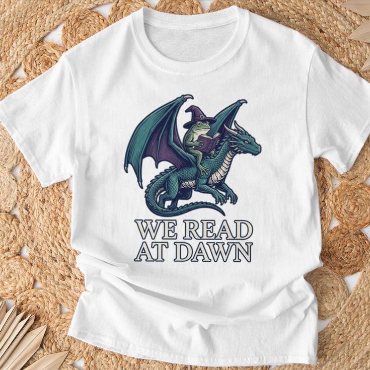 We Read At Dawn Frog Riding Dragon Book Lover Art Comfort Colors Crop Top T-Shirt Gifts for Old Men We Read At Dawn Frog Riding Dragon Book Lover Art Comfort Colors Crop Top T-Shirt Gifts for Old Men