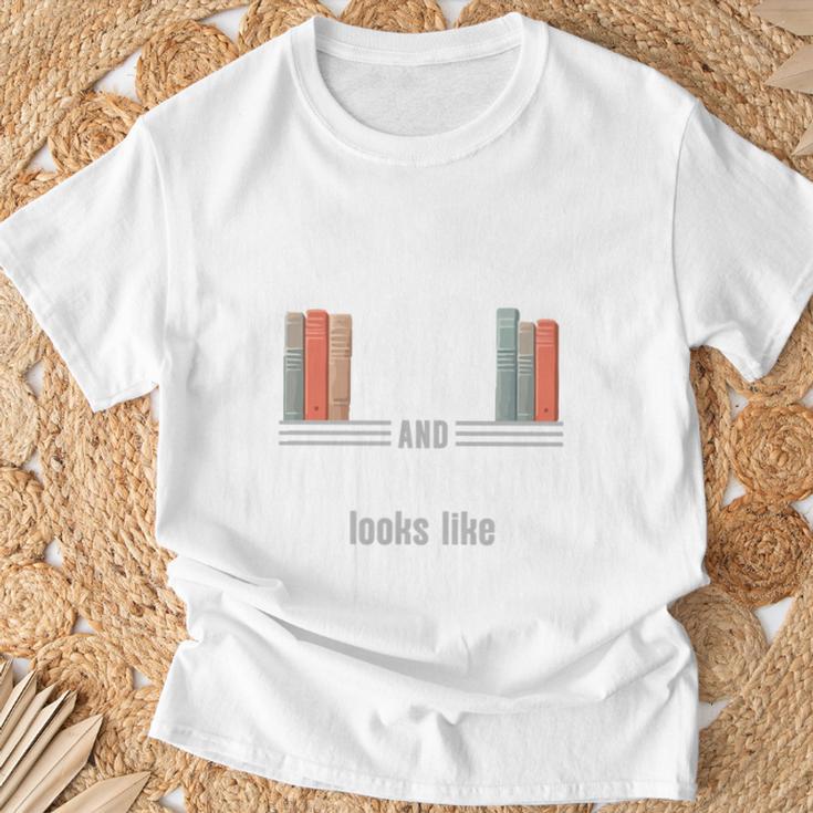 Reader 40s Birthday 40 Years Old Book Lover Reading Comfort Colors Crop Top T-Shirt Gifts for Old Men