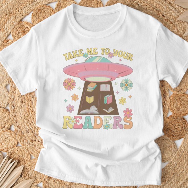 Take Me To Your Readers Groovy Book Reader Book Reading T-Shirt Gifts for Old Men