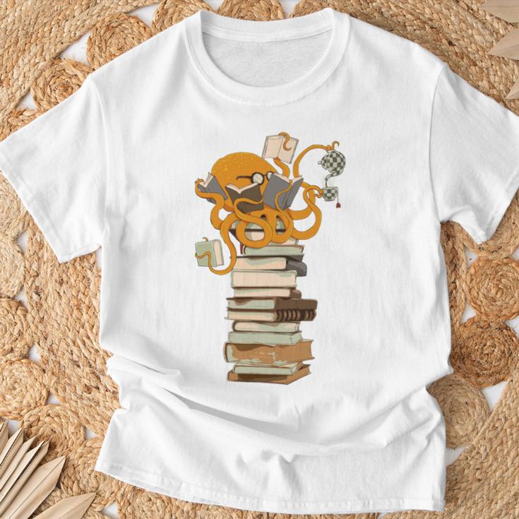 Reading Octopus Tea Coffee And Books T-Shirt Gifts for Old Men