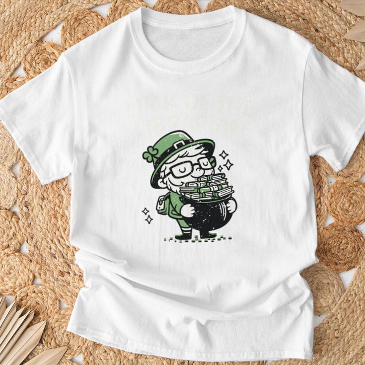 St Patricks Librarian Book Lover Library Worker School Performance T-Shirt Gifts for Old Men