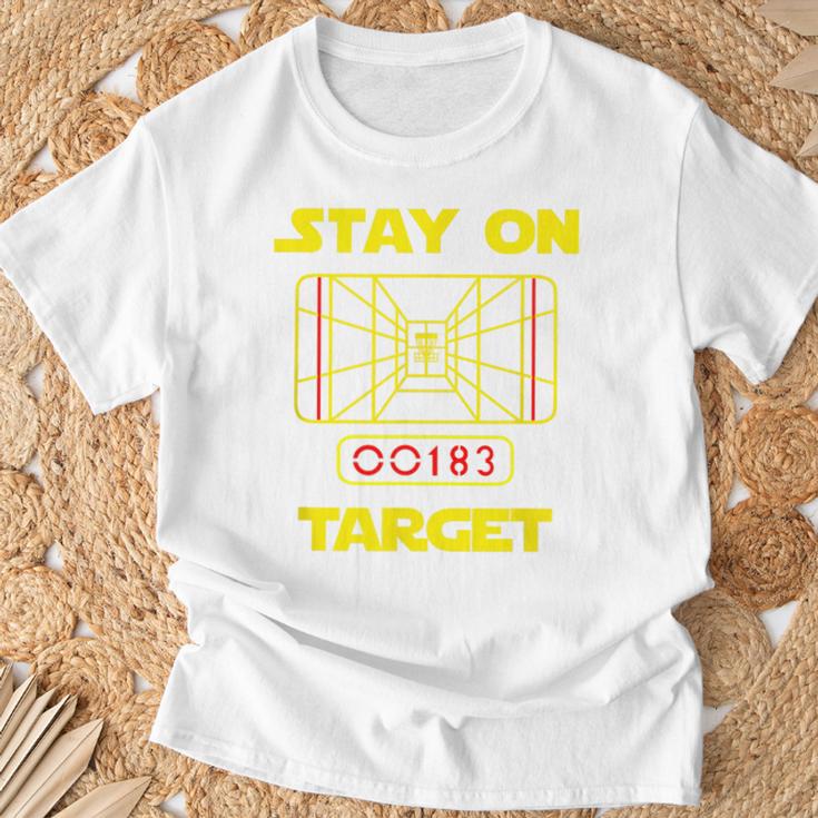 Stay On Target-ディスクゴルフtシャツ Tシャツ 高齢者への贈り物