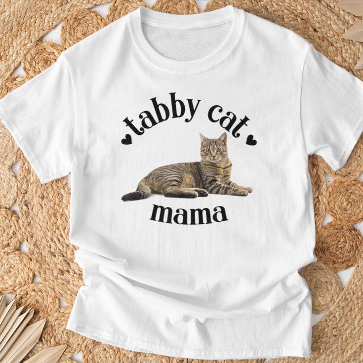 Tabby Cat Mama Linda Mamá Atigrada Amante De Los Gatos Mamá Gatoeñora Camiseta unisex Regalos para ancianos