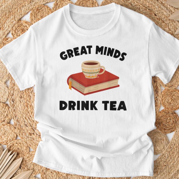 Tea Great Minds Drink Tea Apple Teacups Books T-Shirt Gifts for Old Men