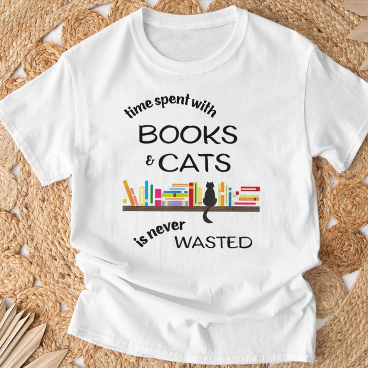 Time Spent With Books & Cats Is Never Wasted T-Shirt Gifts for Old Men