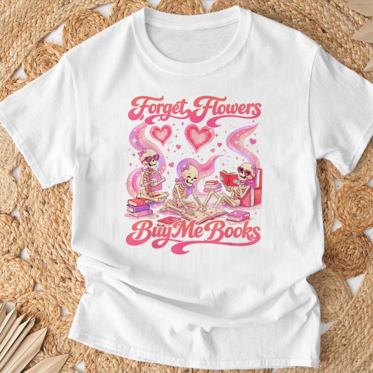 Valentines XOXO Book Lover Forgets Flowers Buys Me Books T-Shirt Gifts for Old Men Valentines XOXO Book Lover Forgets Flowers Buys Me Books T-Shirt Gifts for Old Men