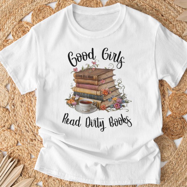 Vintage Fantasy Romance Lover Good Girls Read Dirty Books T-Shirt Gifts for Old Men