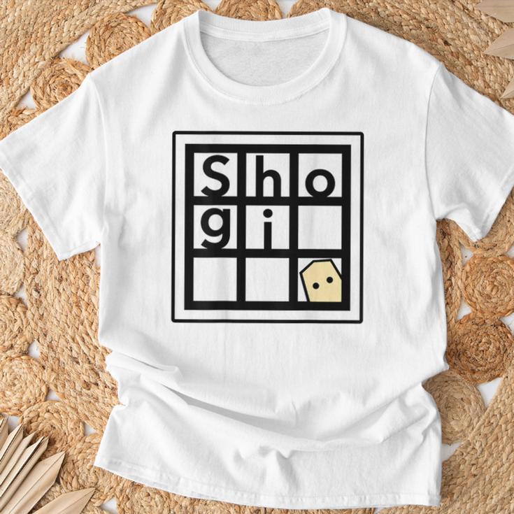 【バックプリント・背中側】Shogiくん ショーギ Kun 将棋 駒（将棋盤）【ゆるフレンズ】かわいい キャラ イラスト Tシャツ 高齢者への贈り物