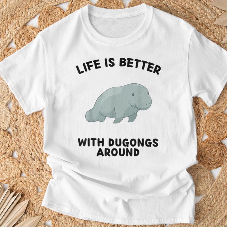 かわいいジュゴンの恋人の生活はジュゴンと一緒にいるとより良い Tシャツ 高齢者への贈り物