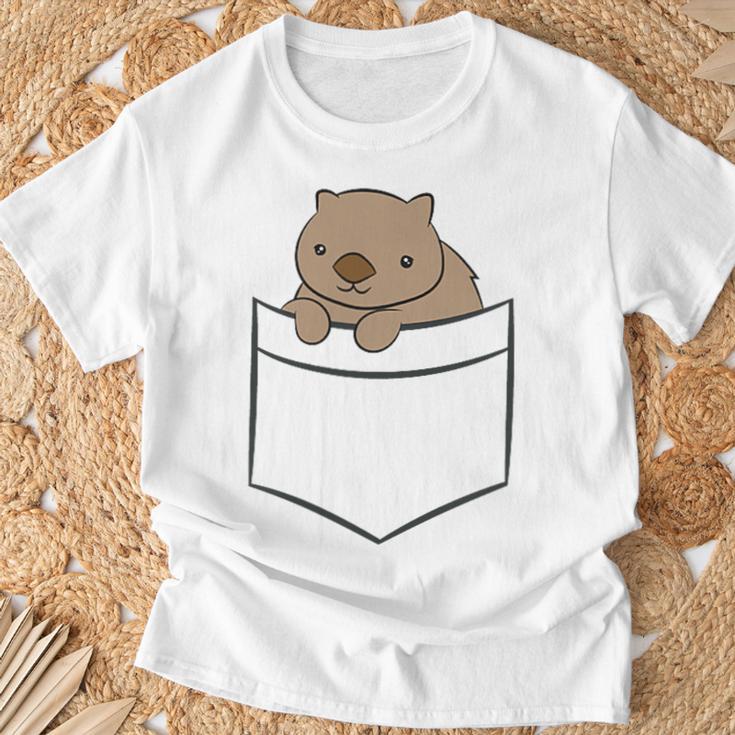 オーストラリアン・ウォンバット ポケット付き キュート ベビー ウォンバット Tシャツ 高齢者への贈り物