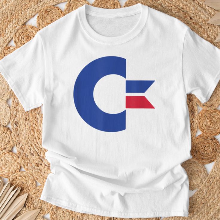 コモドール C64 大文字 ブルーレッド Tシャツ 高齢者への贈り物