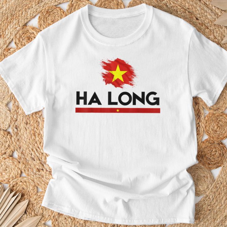 ハロン市 女性 男性 旅行 町 お父さん ベトナムタウン Tシャツ 高齢者への贈り物