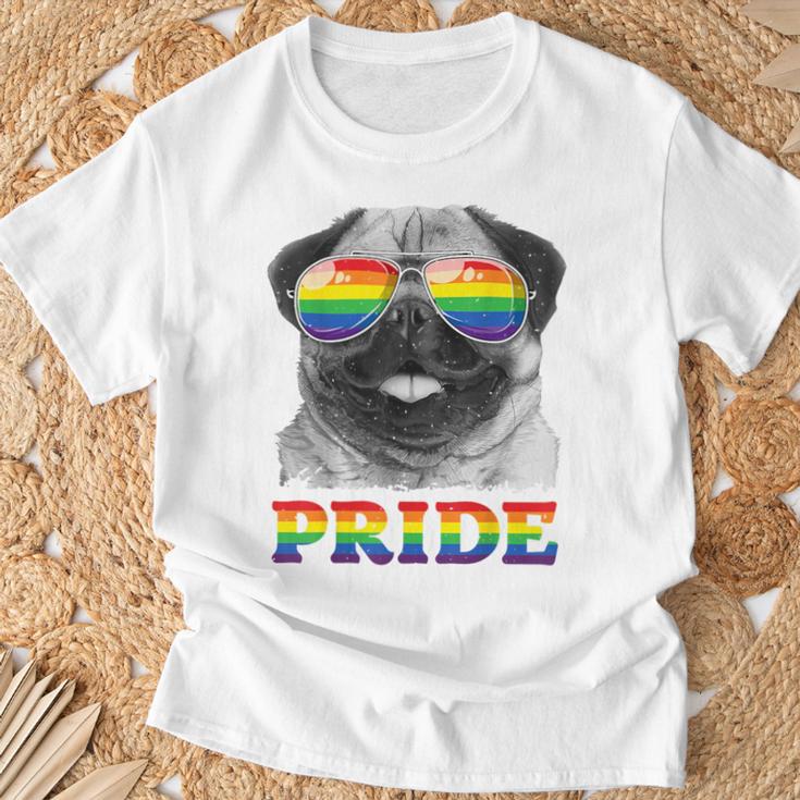 パグ ゲイプライド Lgbt レインボーフラッグ サングラス Lgbtq ギフト 犬 Tシャツ 高齢者への贈り物