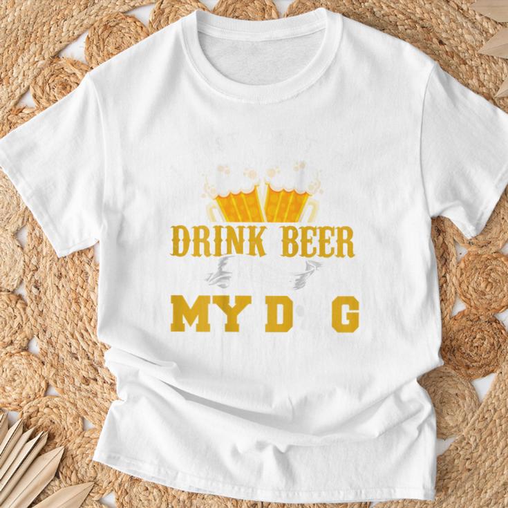 バックプリント ビールを飲みながら犬をなでたいだけ Tシャツ 高齢者への贈り物