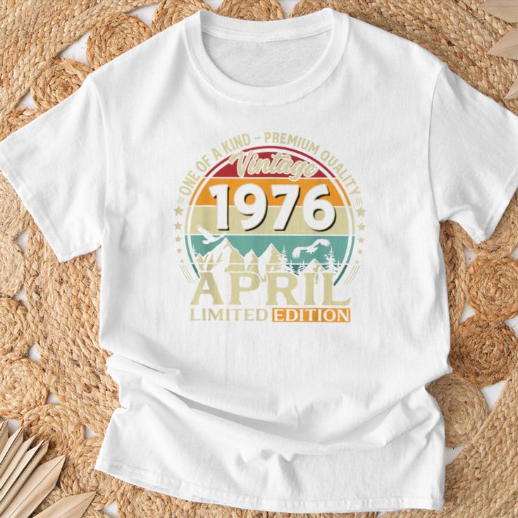 ヴィンテージカー 1976 年4月 50 歳の誕生日 1976 年のクラシックカー Tシャツ 高齢者への贈り物