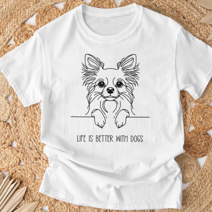 犬と一緒なら人生はもっと良くなる チワワ ラインアート ロングコートチワワ タイプ1 Tシャツ 高齢者への贈り物