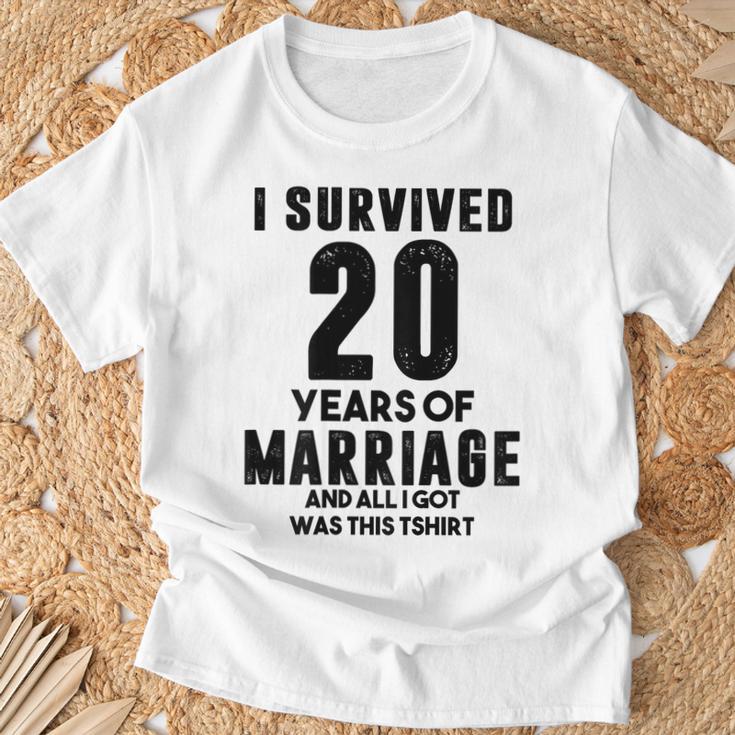 結婚20周年記念 カップル 妻 夫 裏面 Tシャツ 高齢者への贈り物