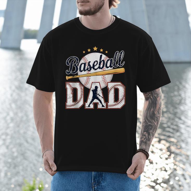 Baseball Dad Player Cool Retro Sports Fan Father's Day Men T-Shirt
