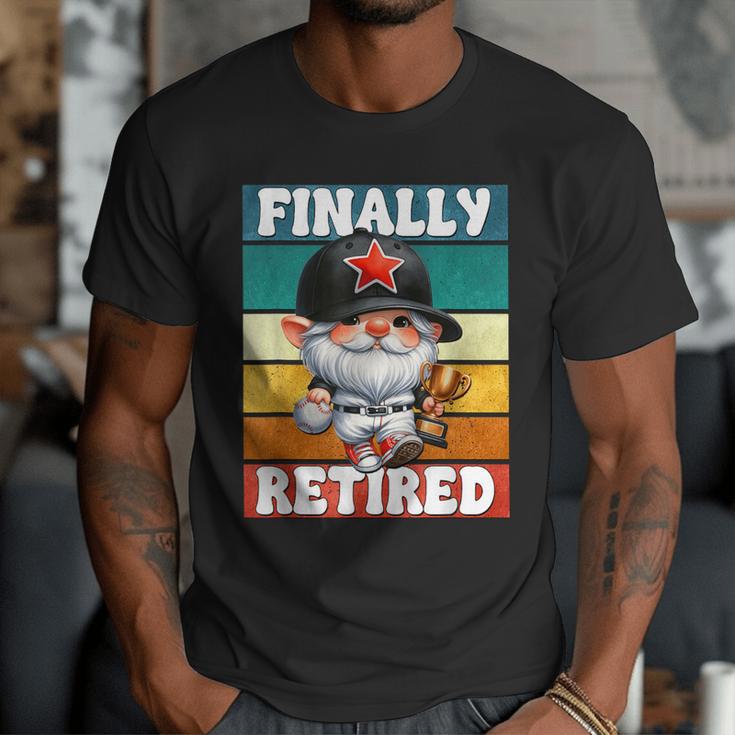 Retro Baseball Retirement Gnome Baseball Dad Finally Retired Men T-Shirt