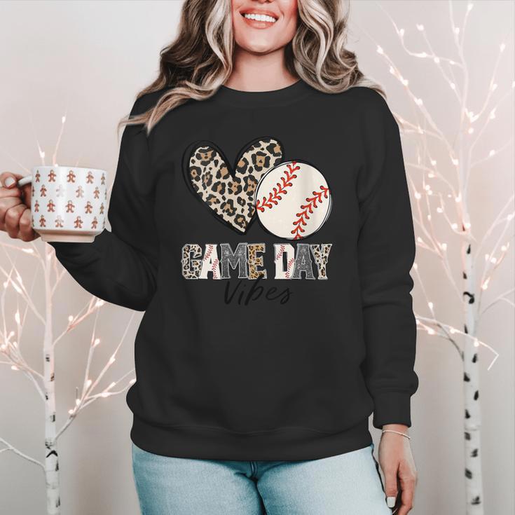 Baseball Game Day Vibes Baseball Mom Mama Leopard Cute Women Crewneck Sweatshirt