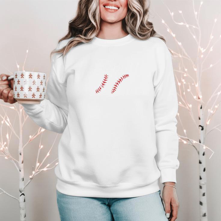 Baseball Mom Vintage Heart Present For Baseball Mama Women Crewneck Sweatshirt