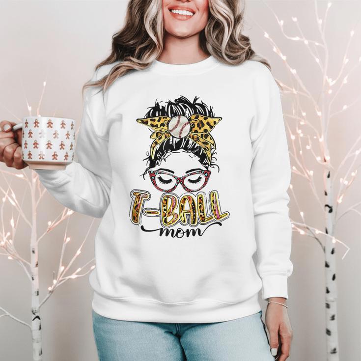 T Ball Mom Messy Bun Leopard Baseball Mom Leopard Women Crewneck Sweatshirt