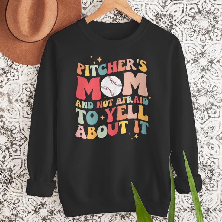 Groovy Ptchers Baseball Mom And Not Afraid To Yell About It Women Crewneck Sweatshirt