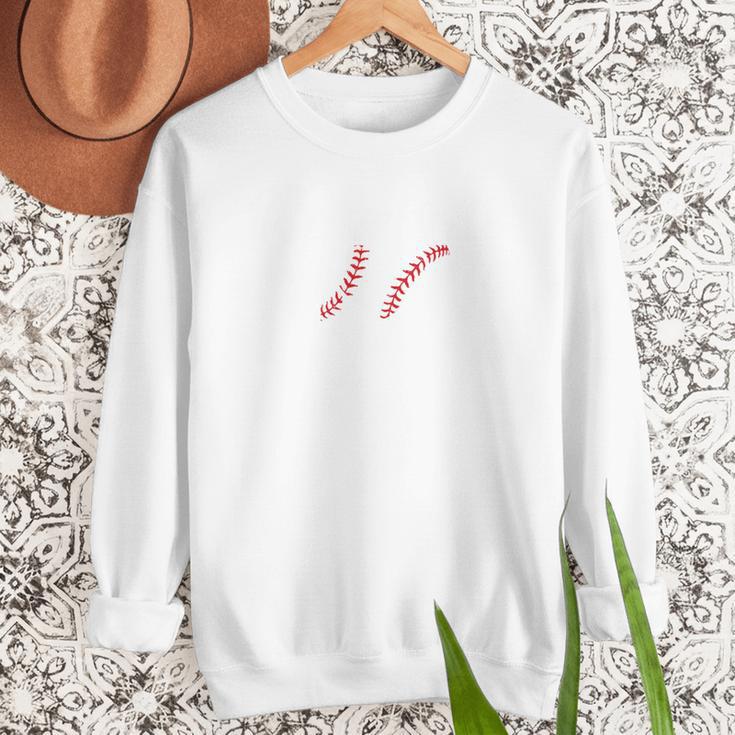 Baseball Mom Vintage Heart Present For Baseball Mama Women Crewneck Sweatshirt