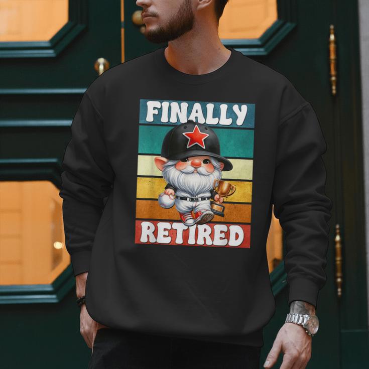 Retro Baseball Retirement Gnome Baseball Dad Finally Retired Men Sweatshirt