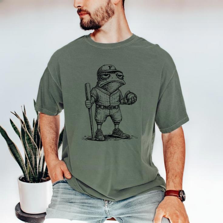 Frog Basketbal Men Women Grumpy Frog Playing Baseball Men's Comfort Colors T-Shirt
