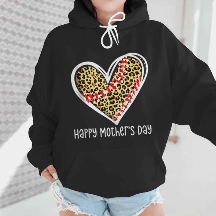 Softball Baseball Mom Valentine Leopard Heart Mother's Day Wmen Hoodie