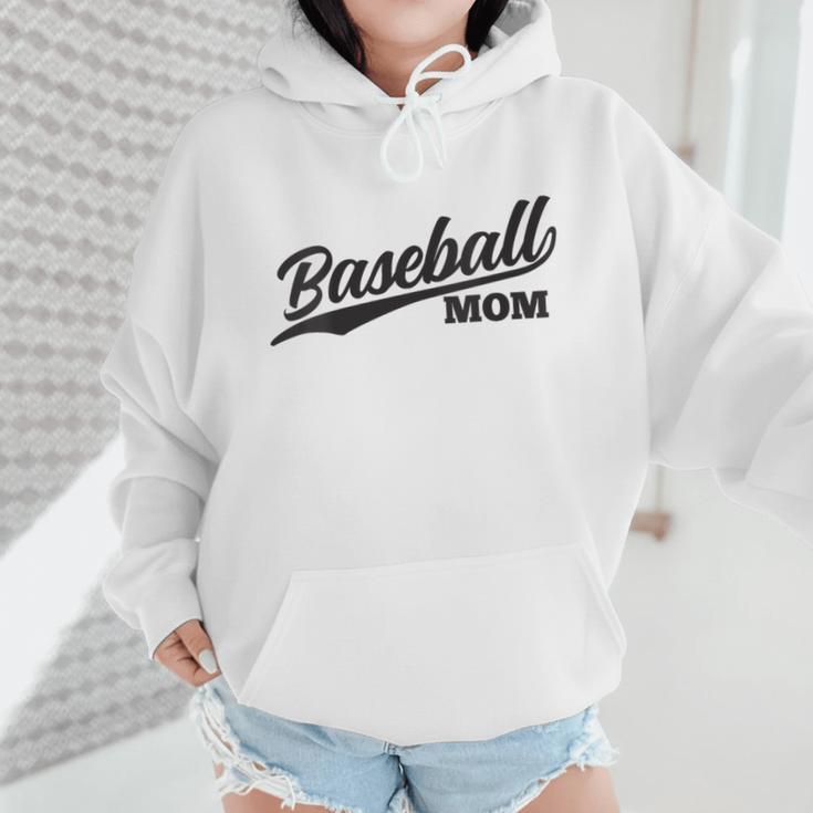 Baseball Mom 1970s Retro Cursive Font Wmen Hoodie
