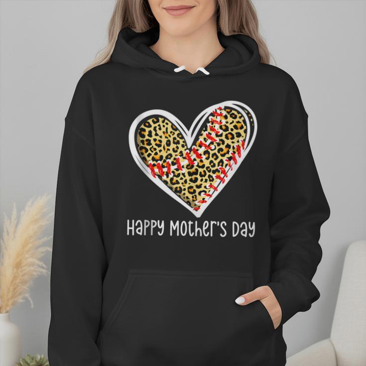 Softball Baseball Mom Valentine Leopard Heart Mother's Day Wmen Hoodie