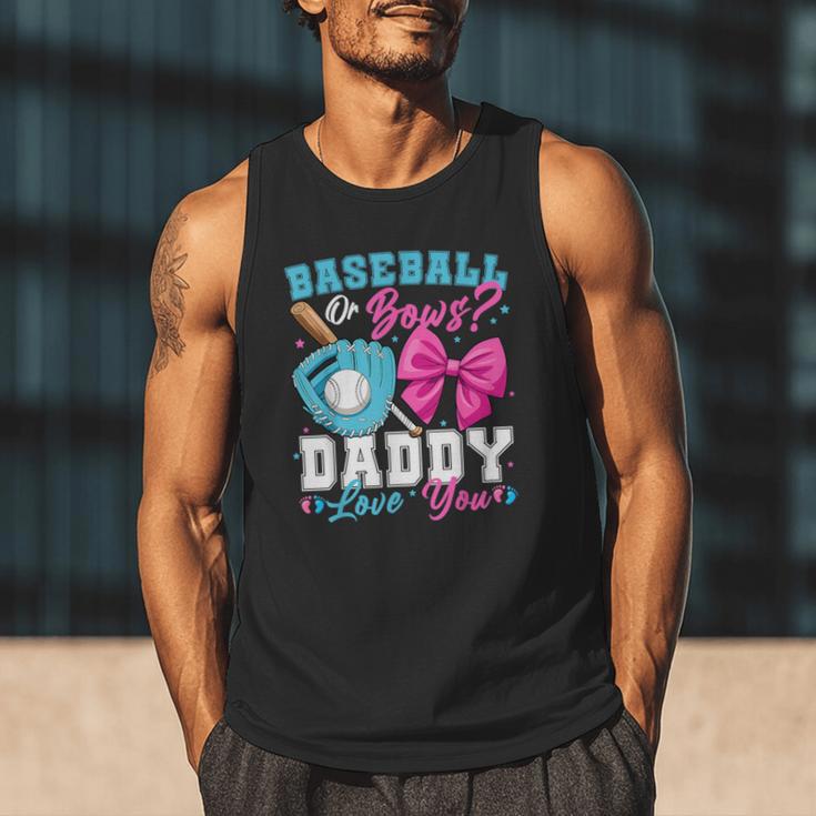 Baseball Or Bows Daddy Loves You Gender Reveal Family Men Tank Top Baseball Or Bows Daddy Loves You Gender Reveal Family Men Tank Top