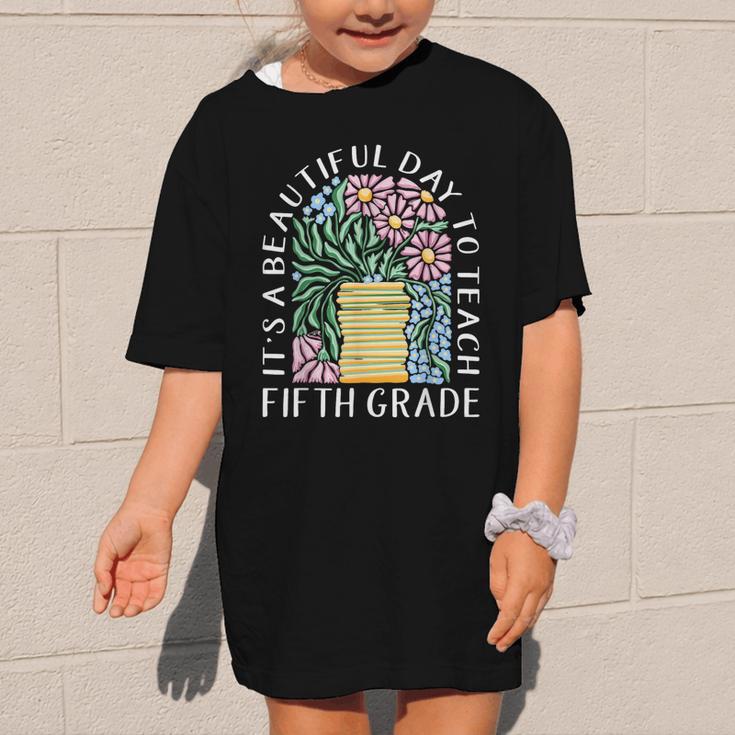 It's A Beautiful Day To Teach Fifth Grade Back To School Graphic Kid T-Shirt It's A Beautiful Day To Teach Fifth Grade Back To School Graphic Kid T-Shirt