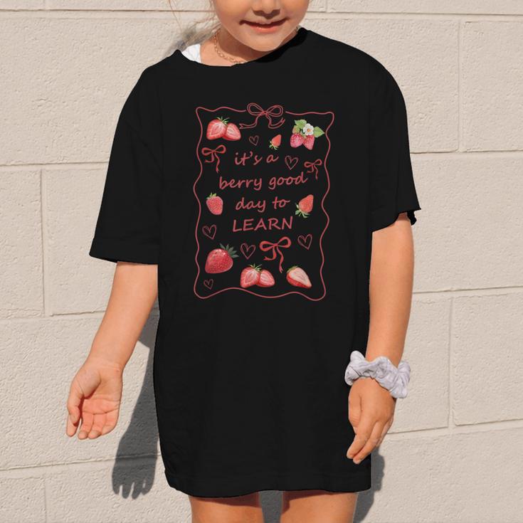 It's a Good Day To Learn Strawberry Back To School Graphic Kid T-Shirt It's a Good Day To Learn Strawberry Back To School Graphic Kid T-Shirt
