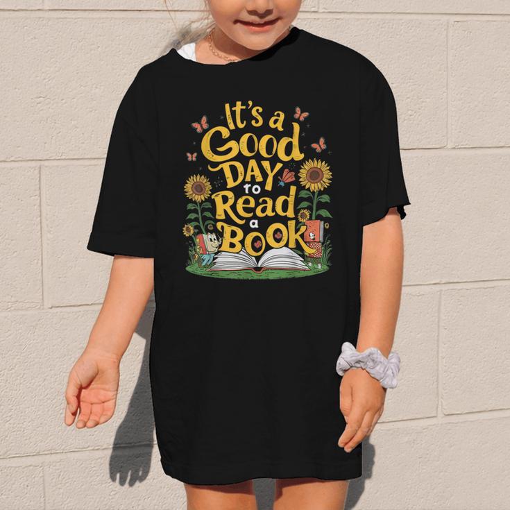 Student It's A Good Day To Read a Book Back To School Graphic Kid T-Shirt Student It's A Good Day To Read a Book Back To School Graphic Kid T-Shirt