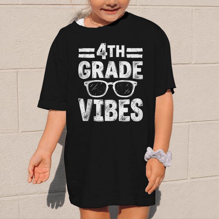 Vintage Fourth 4TH Grade Vibes Back To School First Day Kids Graphic Kid T-Shirt Vintage Fourth 4TH Grade Vibes Back To School First Day Kids Graphic Kid T-Shirt