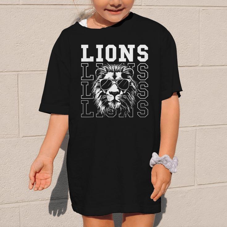 Vintage Lions School Spirit Fan Team Back To School Graphic Kid T-Shirt